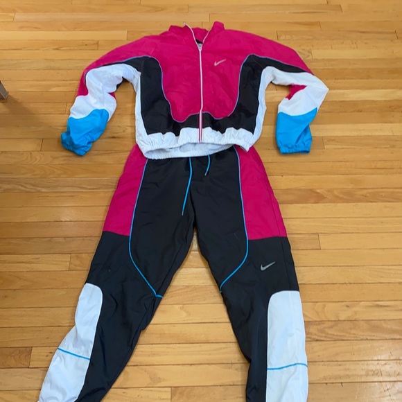 Nike windbreaker set